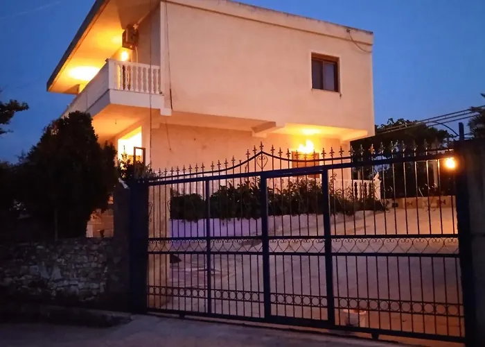 Arsen Apartments